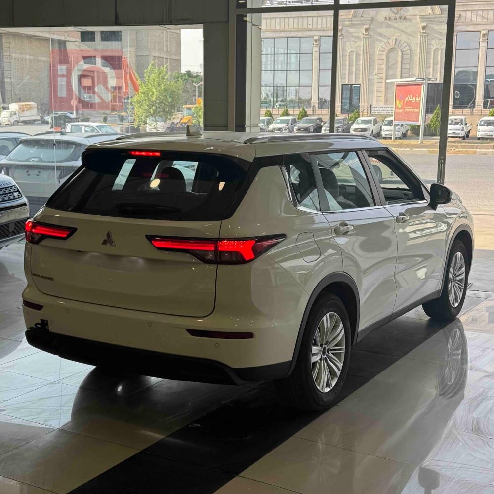 ميتسوبيشي اوتلاندر